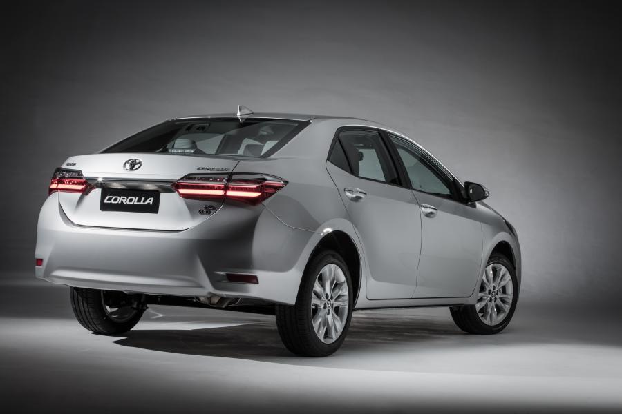  Toyota Corolla XEi 2017 года  (LA) (фото 2 из 23)